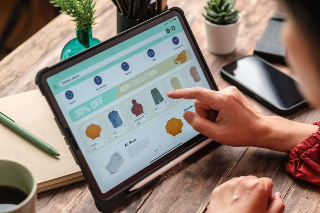 close up woman hand using credit card shopping onl 2024 11 27 01 27 14 utc